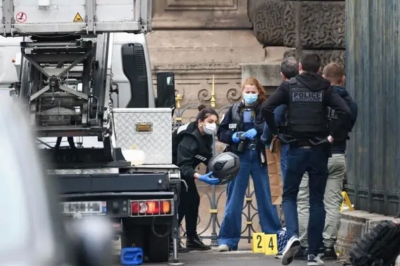 卢浮宫窃案疑似盗贼天团粉红豹干的?这群没国家的老兵组团,只打高端局...(组图) - 5