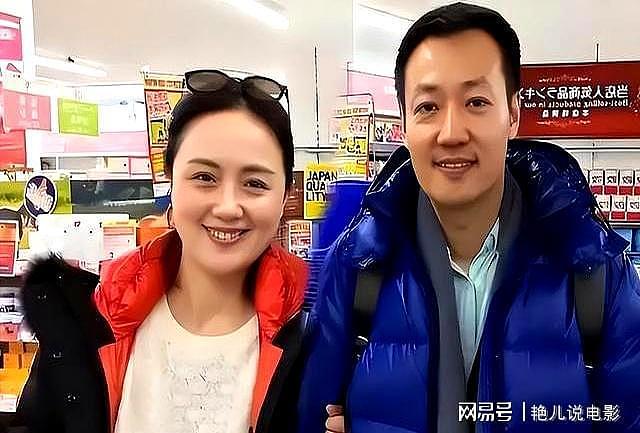 朱媛媛去世5月后,辛柏青露面!一个举动败好感,身旁美女引争议(组图) - 3