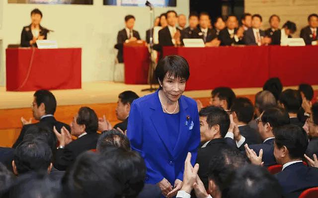 日本首位“第一先生”：与女首相交往0天闪婚！甘愿随妻姓做家庭煮夫，如今却瘫痪在床（组图） - 5