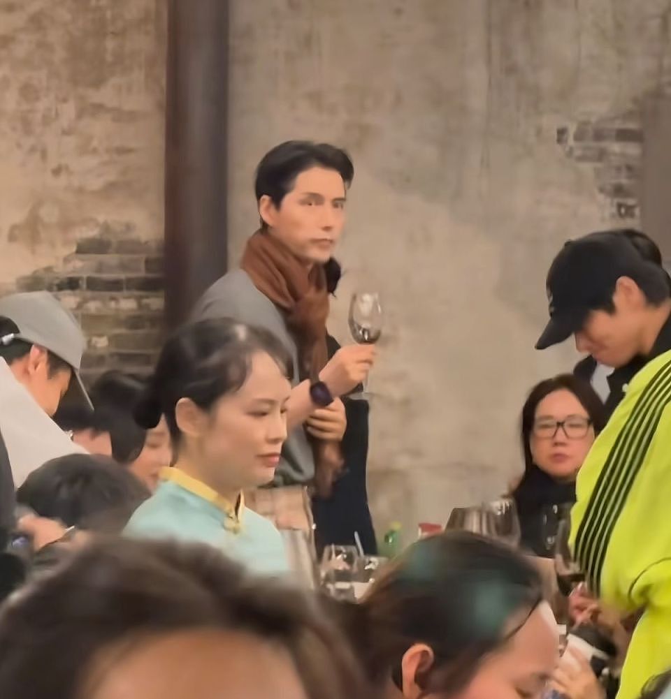 乌镇戏剧节饭局，明星们吃的是饭，还是人脉的“敲门砖”（组图） - 23