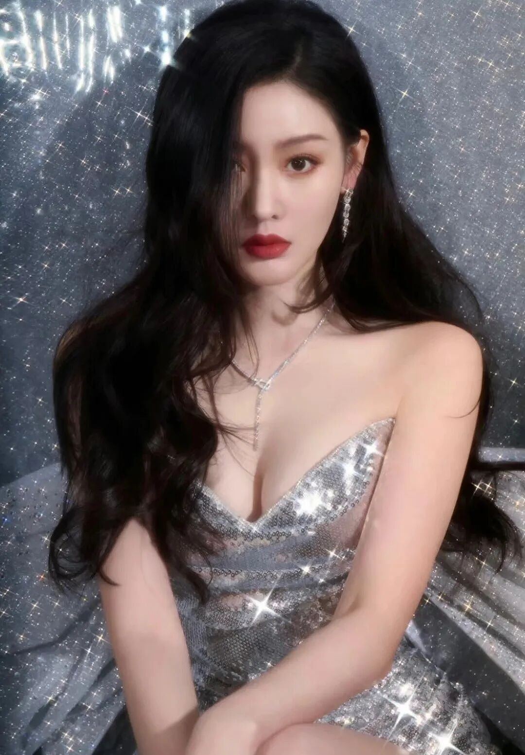 【美女】有一种发育过猛叫“张天爱”，这身材，谁看了不迷糊（组图） - 1