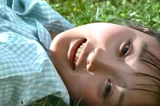 李小璐再陷复出争议:从“少女影后”到负面艺人,好牌被打烂?(组图) - 12