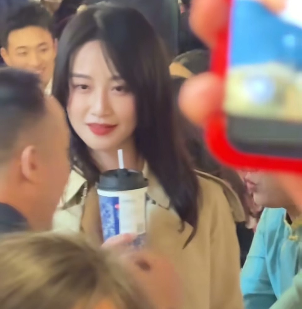 乌镇戏剧节饭局，明星们吃的是饭，还是人脉的“敲门砖”（组图） - 11