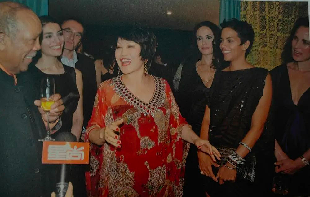 出售2亿豪宅,中国第一名媛近况曝光:已离婚,没孩子,热恋中(组图) - 40