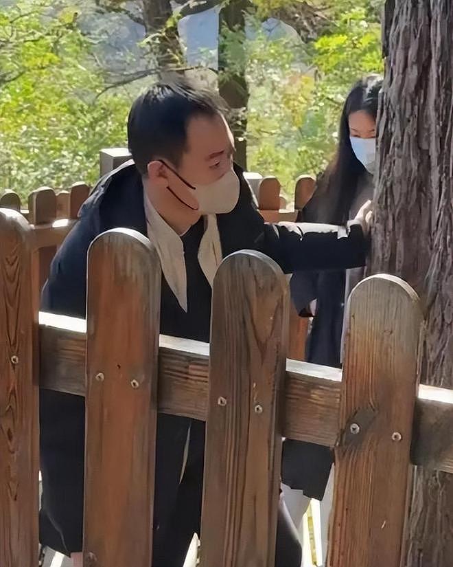 同样是悼念亡妻，把具俊晔和辛柏青放一起比较，差别怎么这么大（组图） - 16