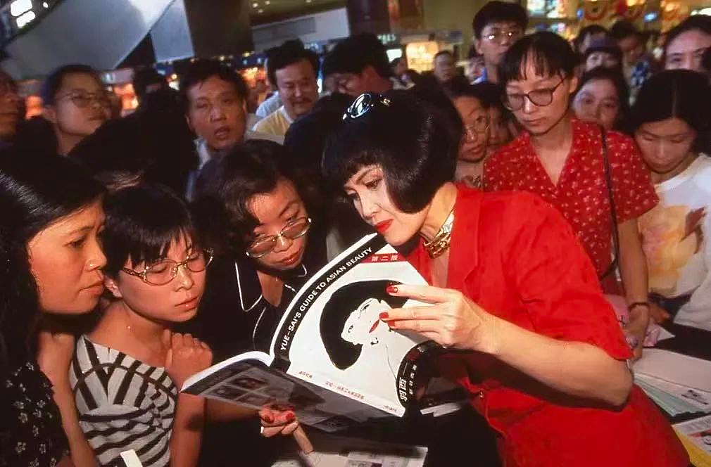 出售2亿豪宅,中国第一名媛近况曝光:已离婚,没孩子,热恋中(组图) - 30