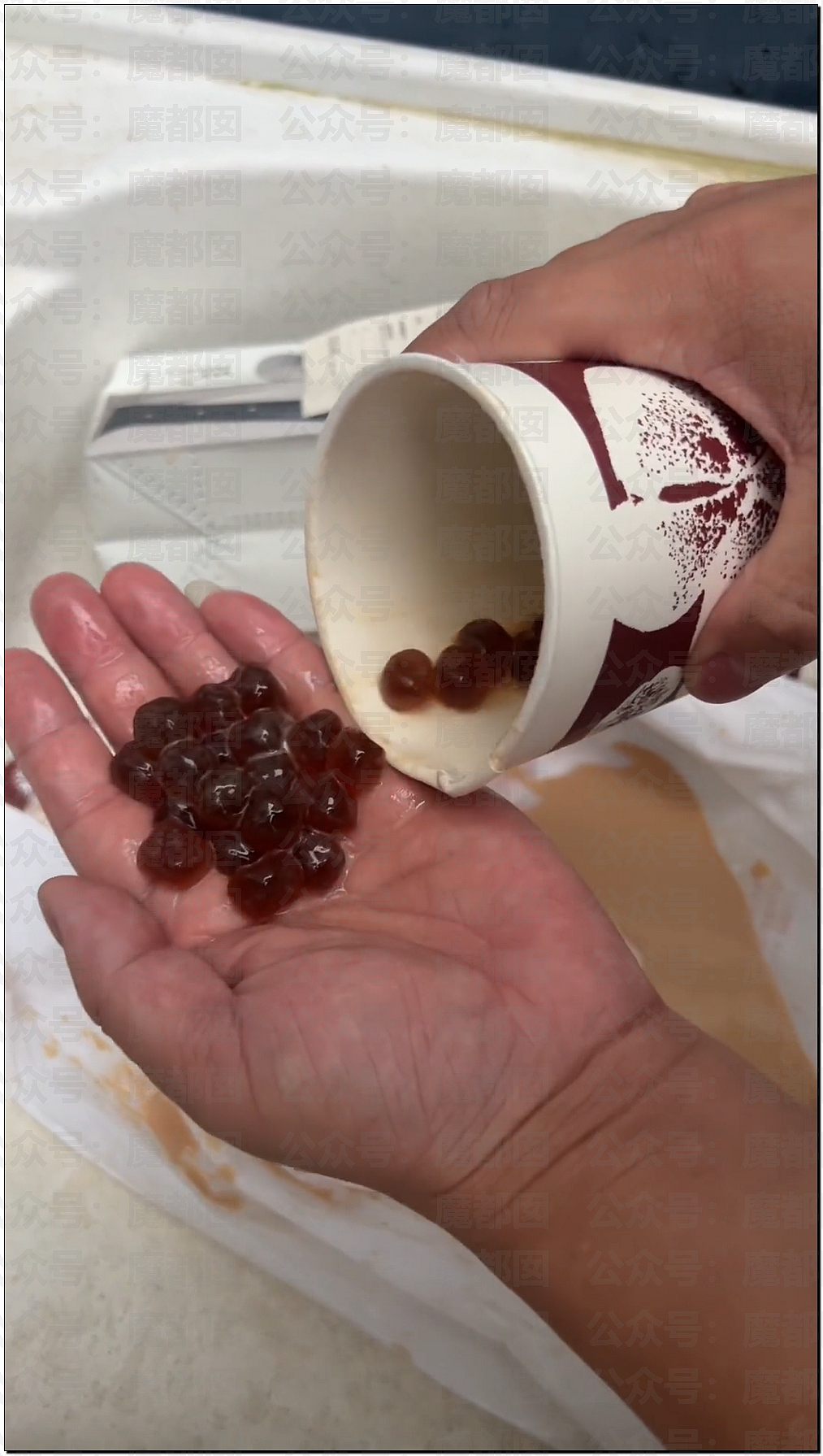 爆议！3岁幼儿被古茗奶茶珍珠活活呛死，家长举牌打滚哭诉（视频/组图） - 21