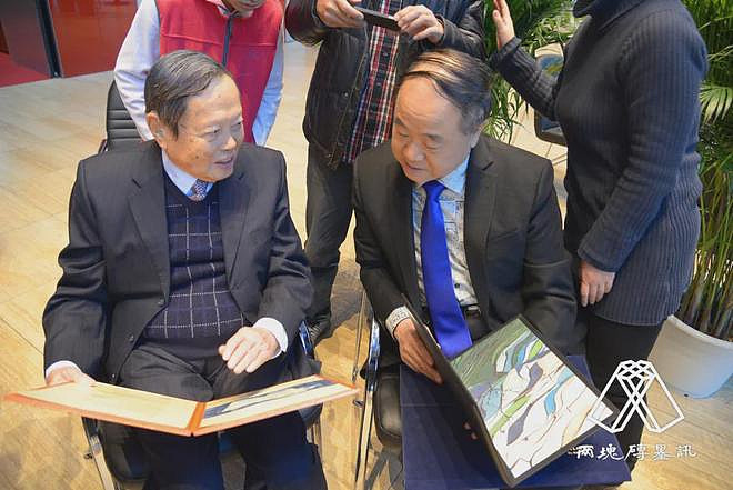杨振宁逝世北京八宝山现送别人龙!遗孀翁帆黑衣哀戚露脸(视频/组图) - 5