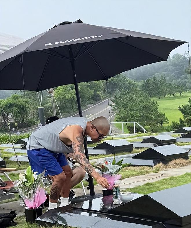 同样是悼念亡妻，把具俊晔和辛柏青放一起比较，差别怎么这么大（组图） - 5