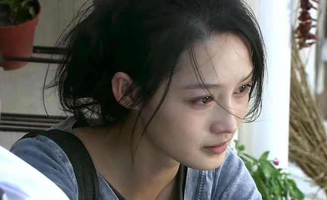 李沁VOGUE采访翻车！称赞马思纯性格纯真像男孩：没有女孩的磨叽（组图） - 17