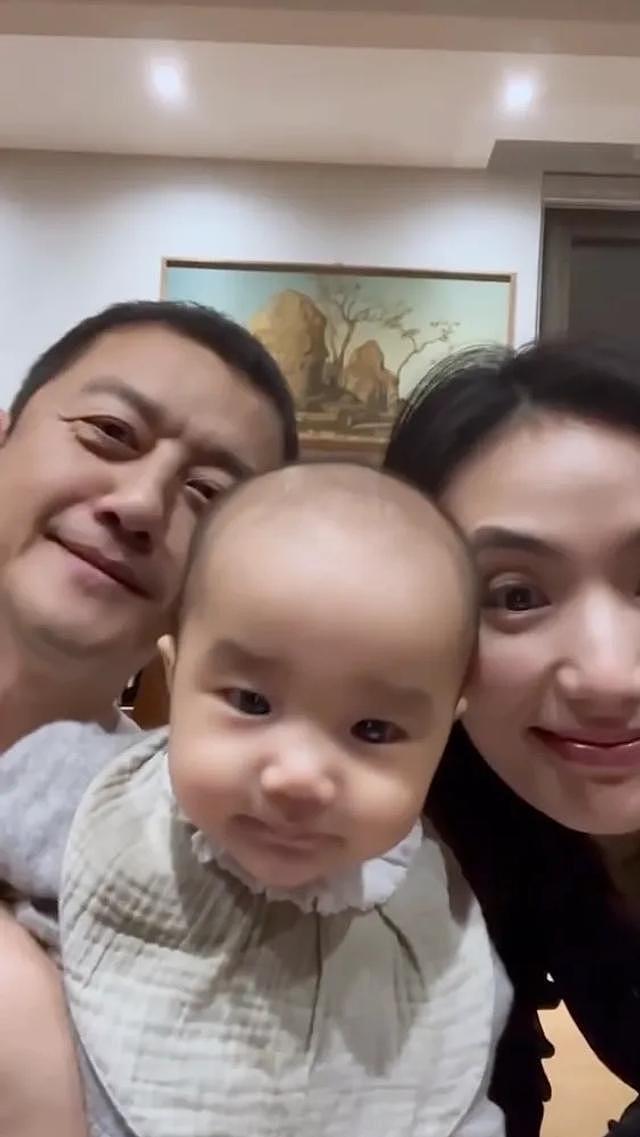 金喜爸爸撕碎李亚鹏体面,夏夏李嫣同父不同命,李嫣为父扭转乾坤(组图) - 2