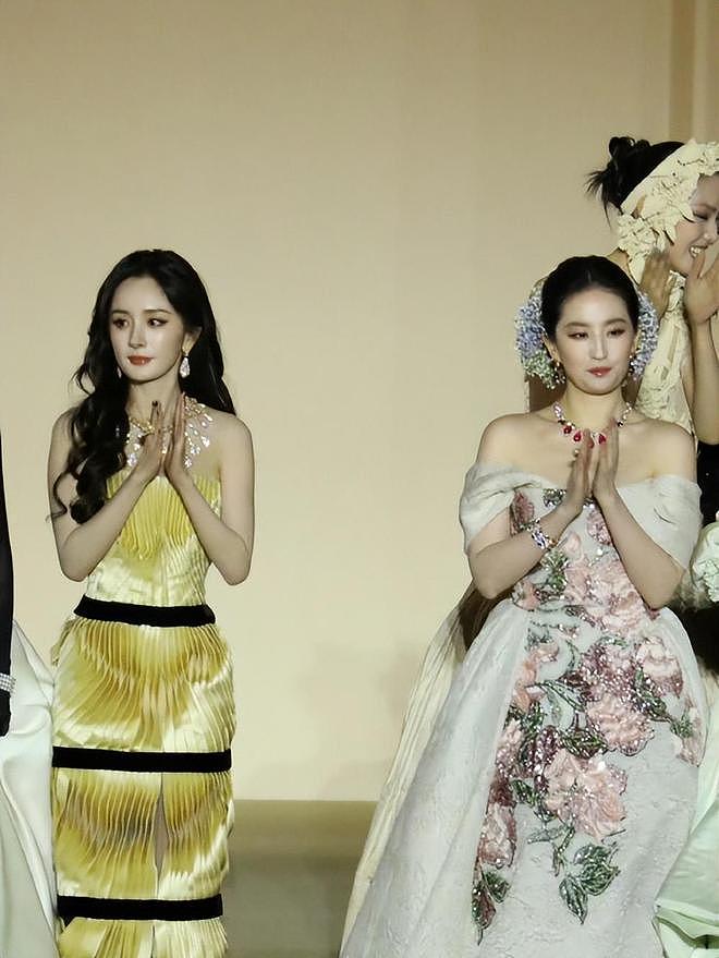 VOGUE大合照太势利：C位有人被骂德不配位，三大影后只能站角落（组图） - 16