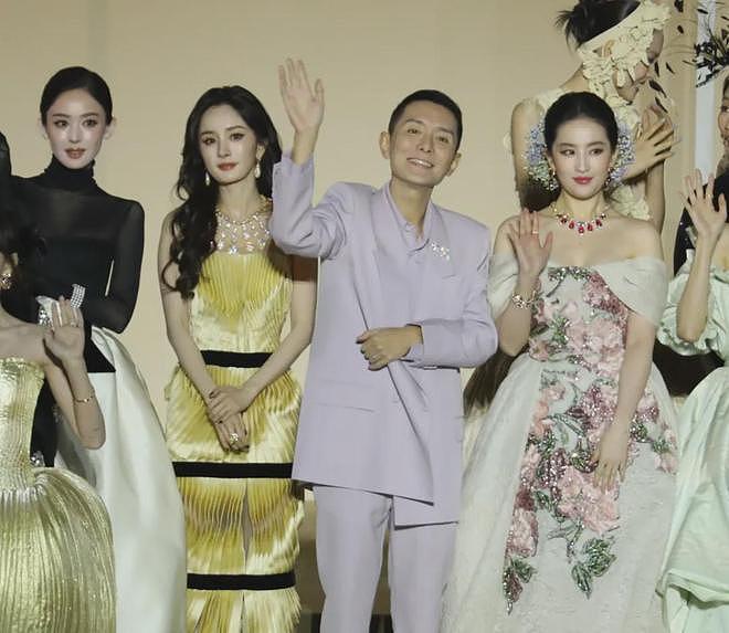 85花争锋名场面!刘亦菲杨幂同框互不搭理,一人压轴一人抢第一(组图) - 19