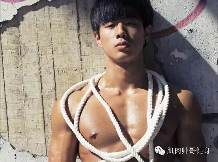 【帅哥】人鱼线肌肉帅哥,健身带来的魅力,今天你健身了吗(组图) - 6