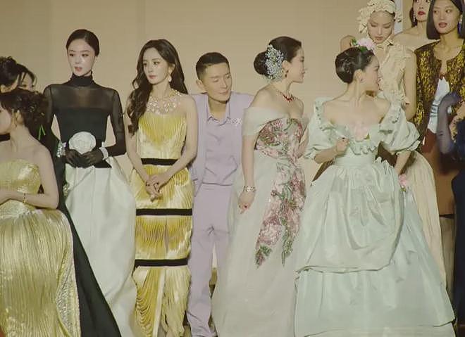 85花争锋名场面!刘亦菲杨幂同框互不搭理,一人压轴一人抢第一(组图) - 18