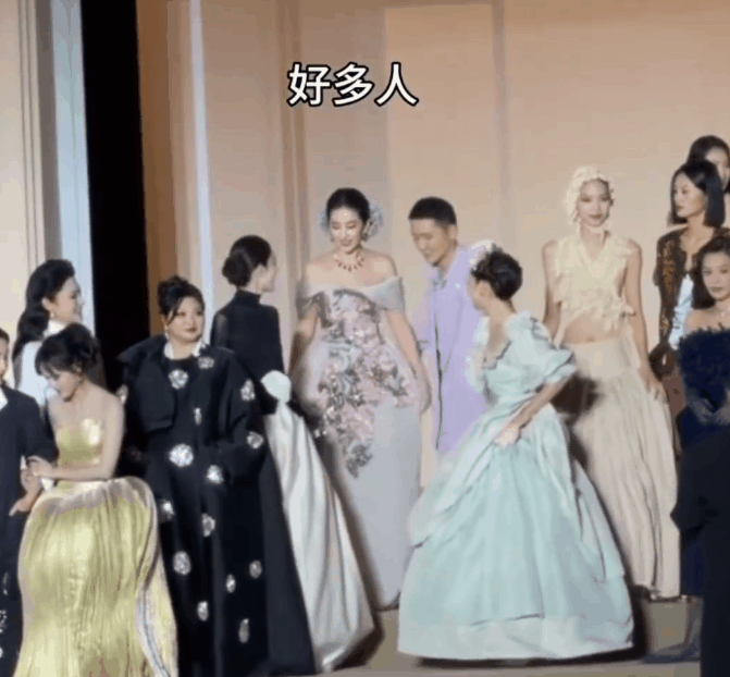 VOGUE大合照太势利：C位有人被骂德不配位，三大影后只能站角落（组图） - 10