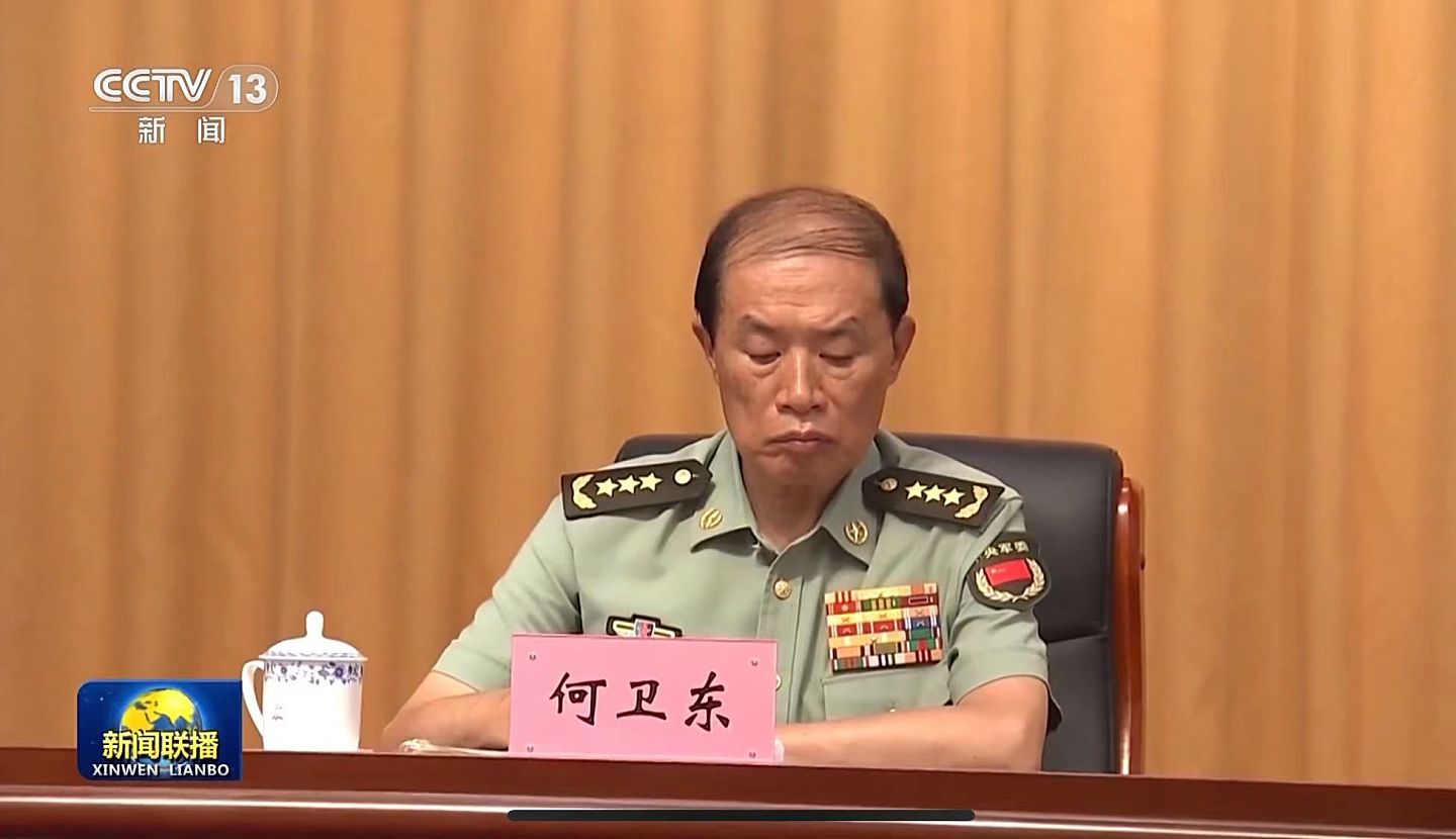 《解放军报》点名高层贪腐份子，“党指挥枪”强调要强固忠诚品格（组图） - 1