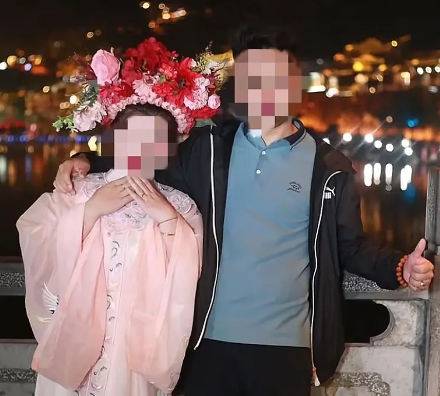 女生婚内劈腿怀孕被渣男抛弃,全网相亲找接盘侠看到她要求这也配(组图) - 1