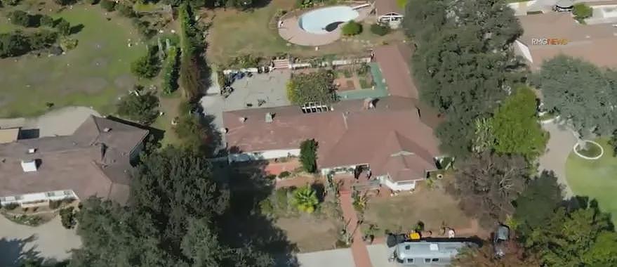 嚣张!4名蒙面匪徒光天化日闯入洛杉矶豪宅,夫妇被捆殴打,珠宝豪车全被抢!(组图) - 3