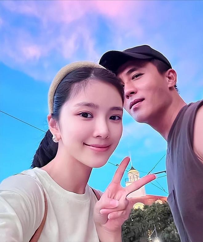 王灿再秀恩爱:如何从18线网红逆袭成杜淳爱妻?流量密码玩明白了(组图) - 61