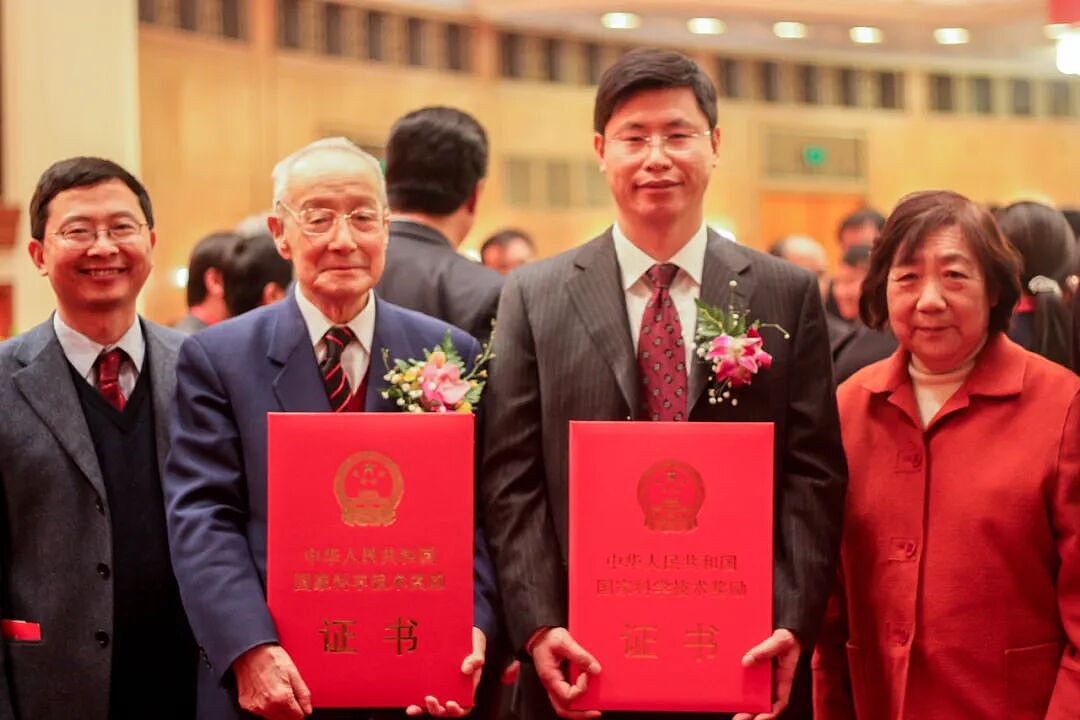 他,让中国稀土封神!让中国稀土从“按吨卖”变成“按克算”(组图) - 3