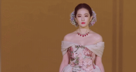 昨晚抓马到爆的VOGUE 盛典,被刘亦菲一张生图给救了……(组图) - 31