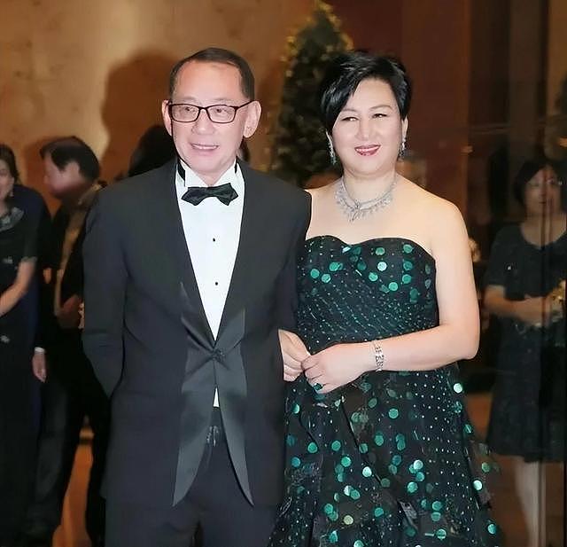 166亿债务压顶，照摆21桌晚宴请圈内人撑场，杨受成此举有心机（组图） - 1
