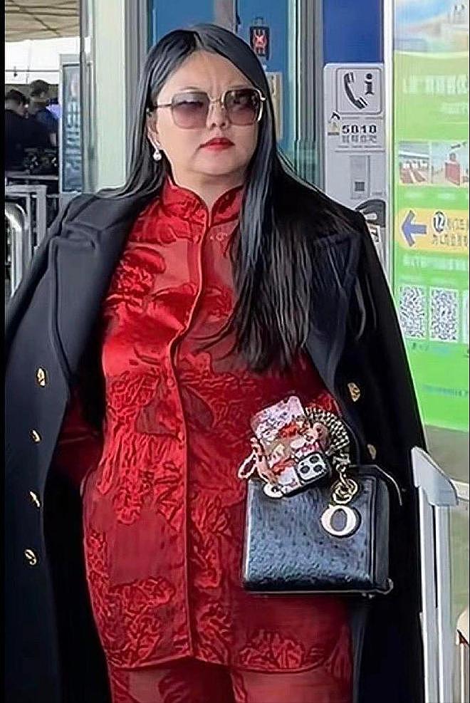 被群嘲身材的李湘：年轻时吃尽颜值红利，但成为富婆靠的还是脑子（组图） - 2