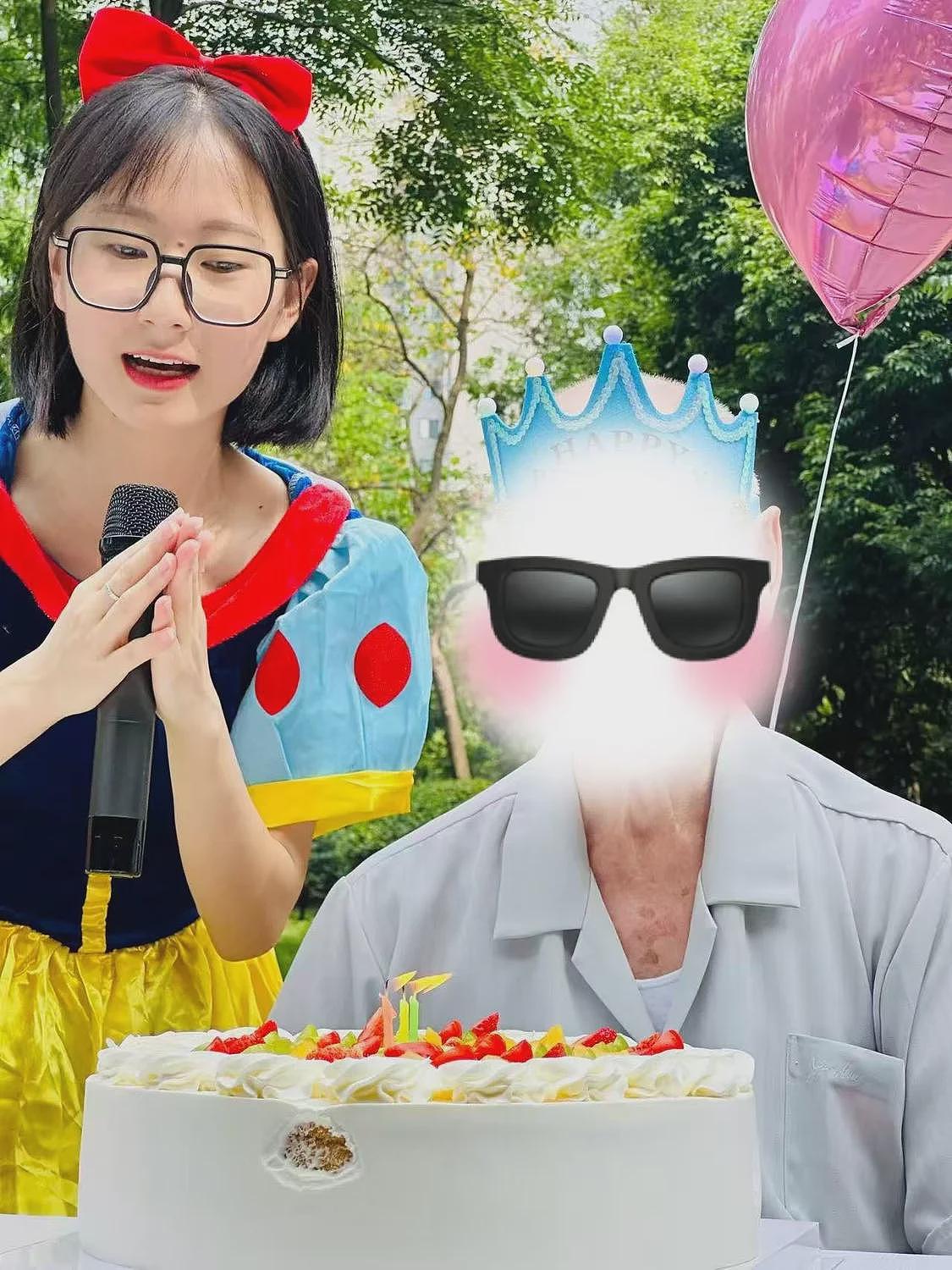 00后入局养老：应聘学历逐渐提高为本科，月薪可达1万元，被老人像亲孙子一样对待（组图） - 2