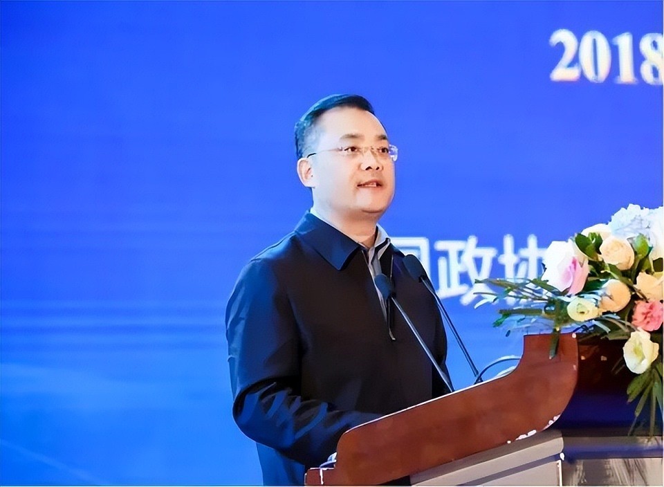 福耀惊天换帅!80岁曹德旺退休,儿子接棒前竟被“流放”美国15年(组图) - 12