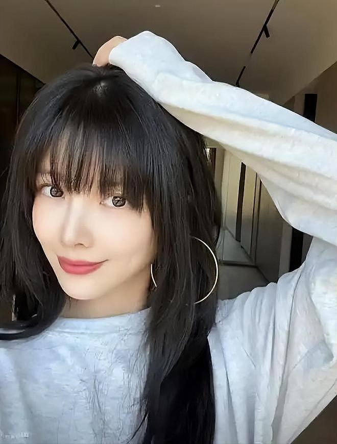 王灿再秀恩爱:如何从18线网红逆袭成杜淳爱妻?流量密码玩明白了(组图) - 4