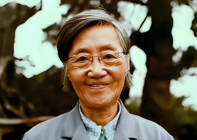 她是与杨振宁合影的绝密女人，美误判放她回国（组图） - 18