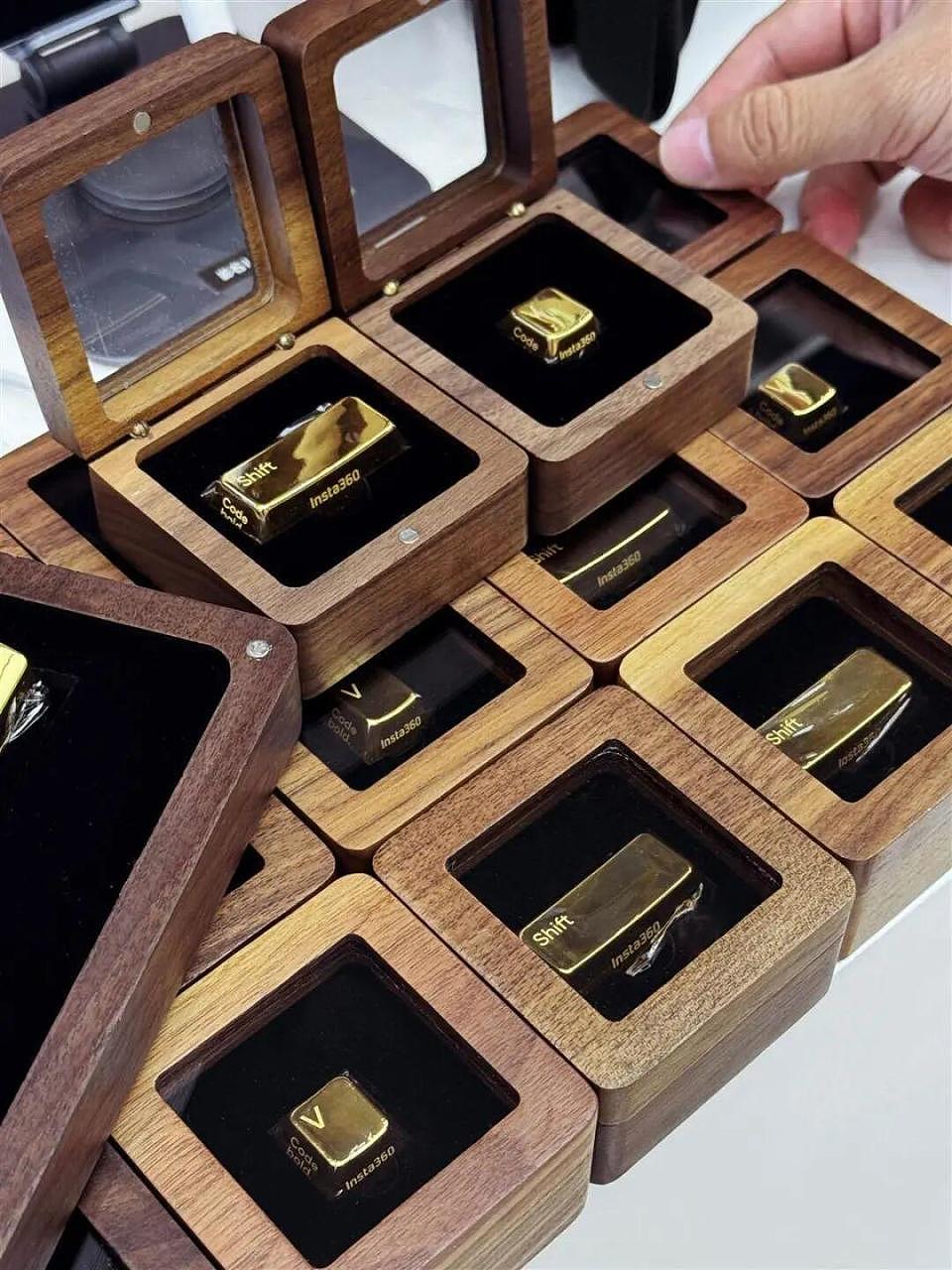 影石连续4年给员工发“黄金键帽”,最贵“黄金空格”重35克,价值近4万元(组图) - 2