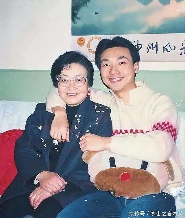 康辉与妻子坚持丁克二十余年，万千荣耀，唯独“对不起”父母（组图） - 3
