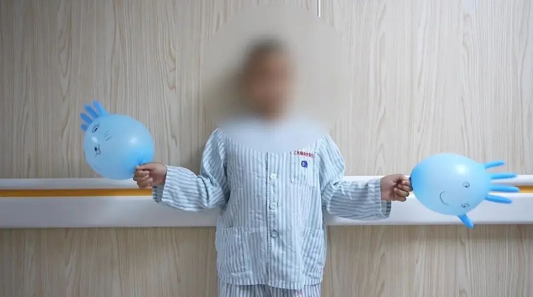 6岁女孩和哥哥争吵时突发脑梗！检查结果令人意外……医生：很多家长常忽略（组图） - 2