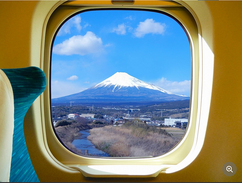网友热议！日本新干线上中国男童硬闯他人座位看富士山，父母全程无视，日本老人拉窗帘抗议（组图） - 2