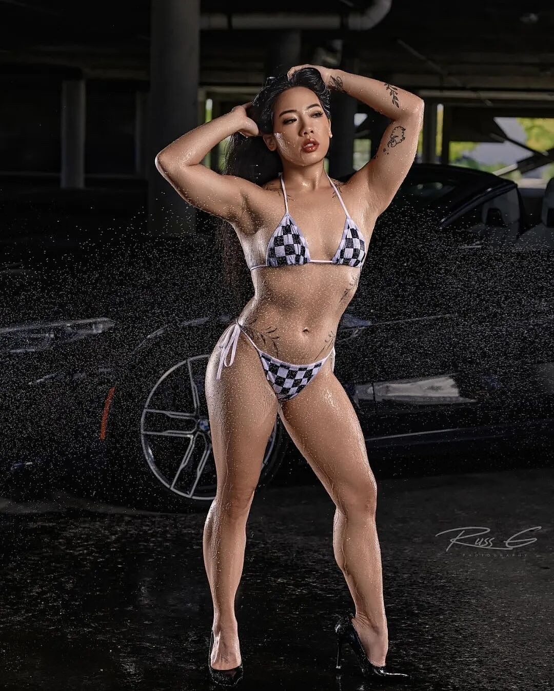 【美女】澳洲亚裔钢管舞肌肉女新作品上线！亮闪闪油腻腻的胴体在国体摔跤（组图） - 7