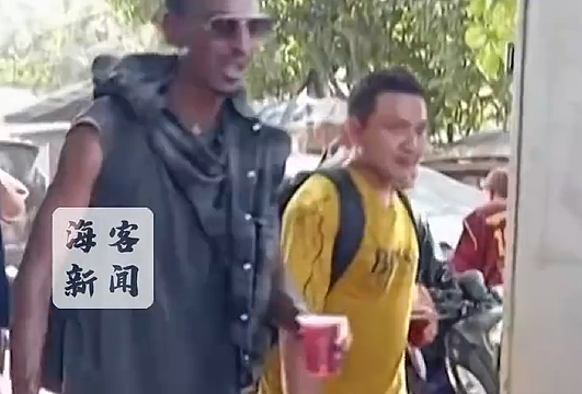 突传巨大爆炸声音，缅甸军方两次爆破KK园区建筑！目击者称动用了无人机，浓烟弥漫数分钟（组图） - 2