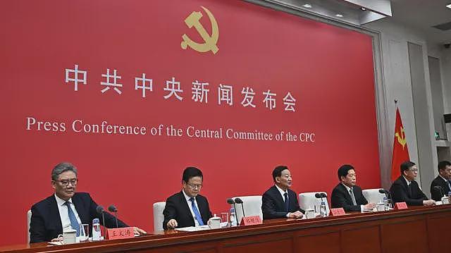 反腐风暴可能比我们想像的还要大！中共四中全会释出的三个讯息（组图） - 2