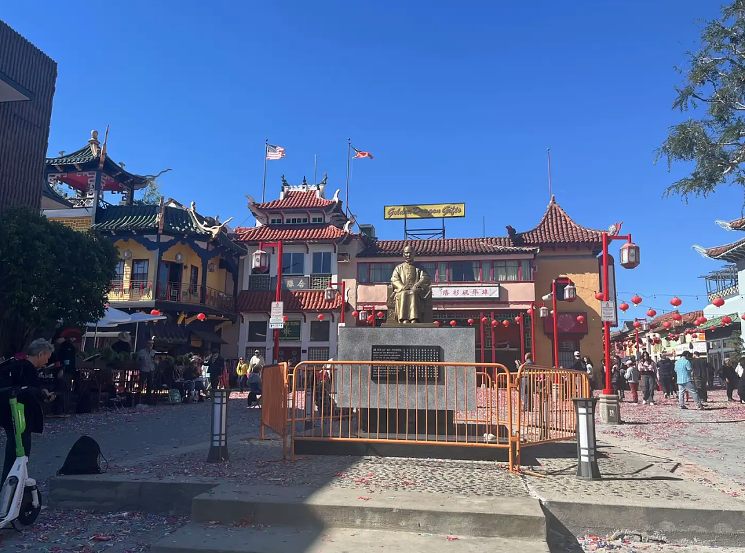 又一条“北极鲶鱼”?她炫家产十亿、晒外交护照,还说“公务员安排进体制根本不用考”(组图) - 8