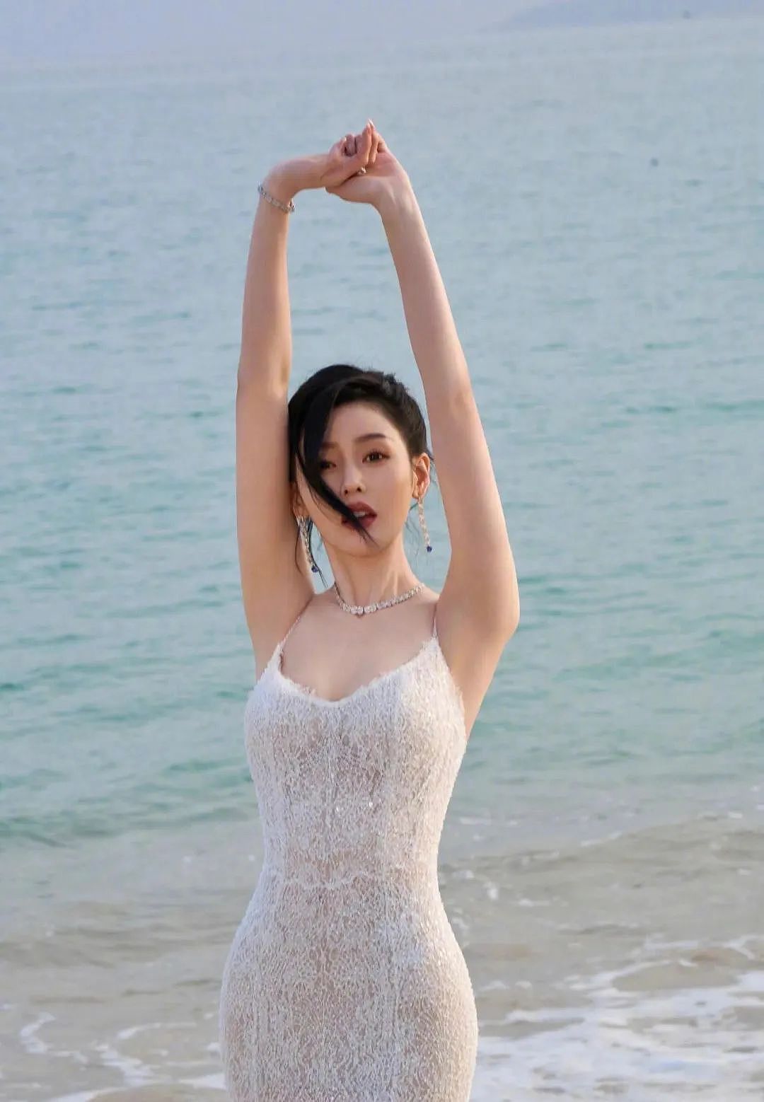 【美女】有一种发育过猛叫“张天爱”，这身材，谁看了不迷糊？（组图） - 5