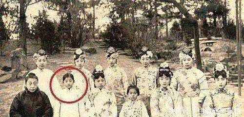挚爱溥仪的最美格格，被饺子噎死，一生才情付水流（组图） - 1