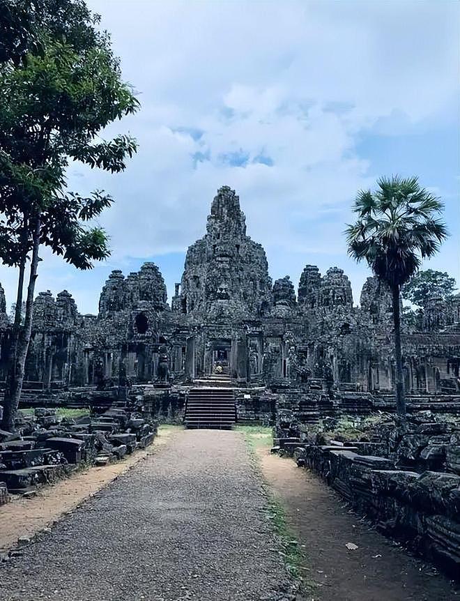 堪比缅北?曾经的旅游胜地,如今黄赌毒盛行,性交易随处可见(组图) - 2