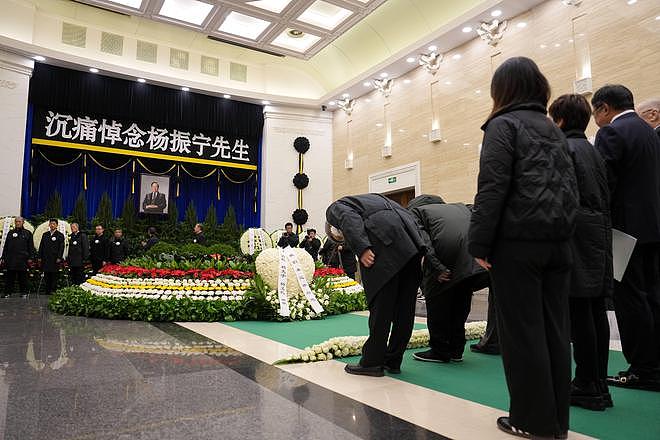 网传杨振宁长子一年前病逝,讣告及悼念照曝光,曾和爱因斯坦合影(组图) - 2