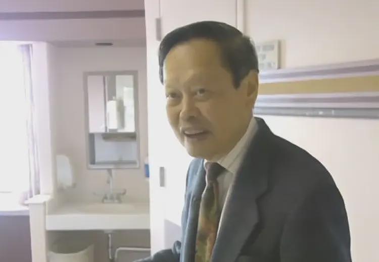 曝杨振宁长子去世细节:和24岁程序员小伙换肺,更多细节惹争议(组图) - 13