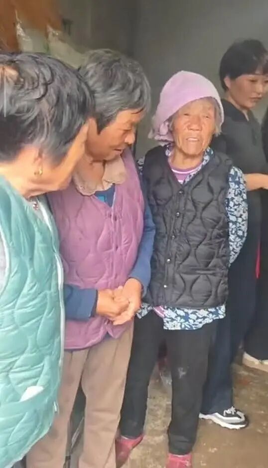 【情感】慕了慕了!河南三妯娌抱团养老火爆全网!50年不红脸,满堂儿孙争相孝顺(组图) - 3