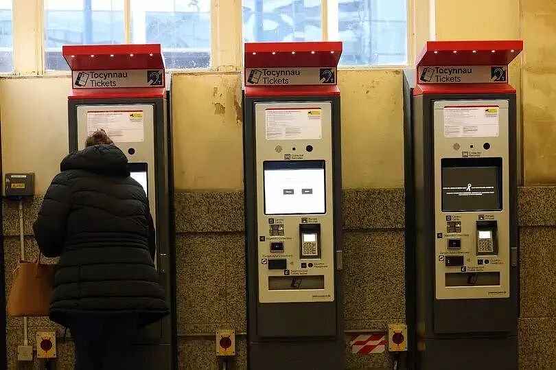 中国留学生发现英国火车延误漏洞,狂薅百万羊毛,最后东窗事发...(组图) - 13