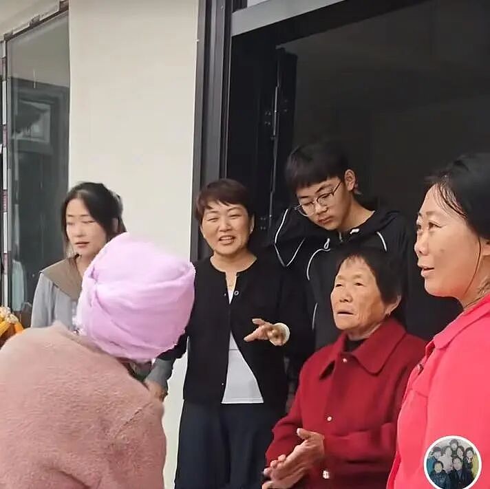 【情感】慕了慕了!河南三妯娌抱团养老火爆全网!50年不红脸,满堂儿孙争相孝顺(组图) - 14