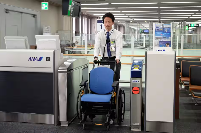 郑智化吐槽深圳机场没人性,真相却反转?邻国日本的无障碍设施,是怎么发展起来的?(组图) - 11