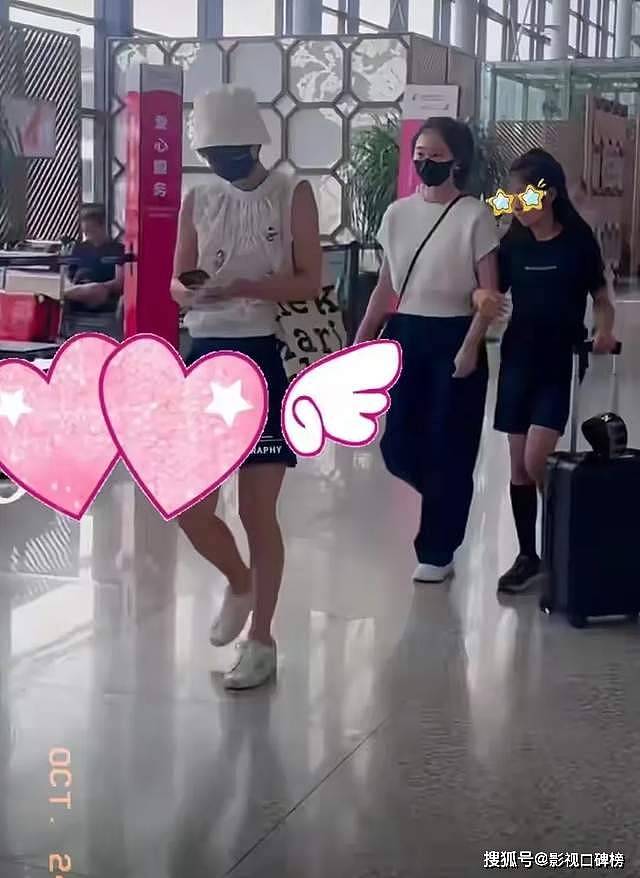 马伊琍大女儿晒和外婆合照,17岁爱马素颜出镜,长相酷似爸爸(组图) - 9
